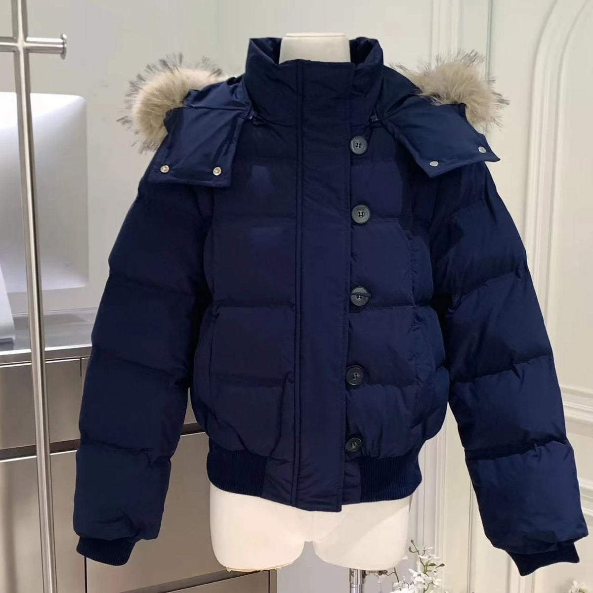 Women’s Cropped Puffer Jacket – Fur Hood, Warm & Stylish