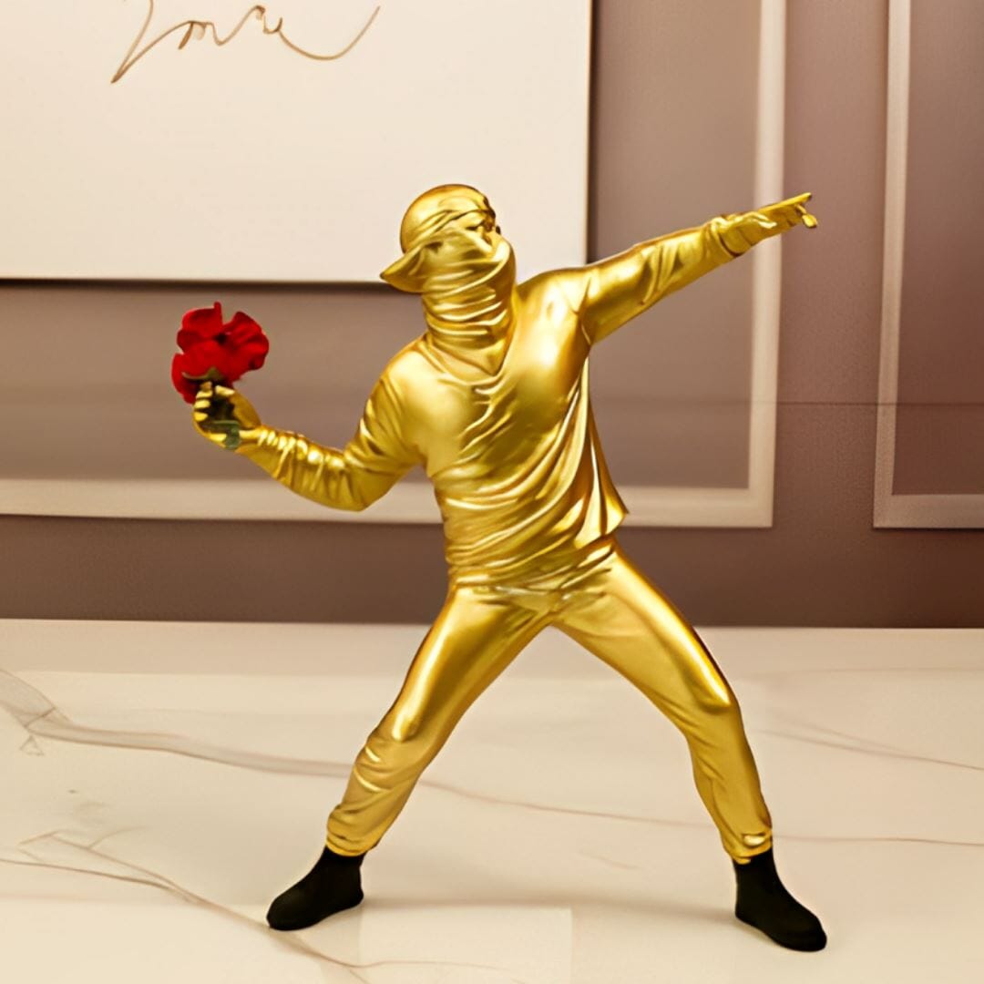Escultura Criativa Atirador de Flores Resina - 0040 Conceito Dourado 