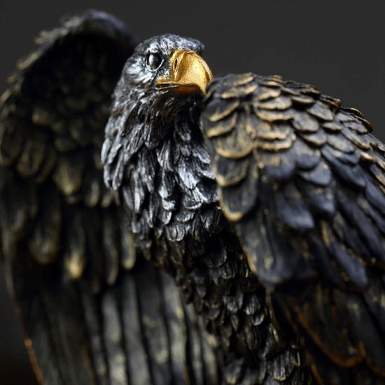 Escultura Nordica Águia 25x19cm resina Conceito 
