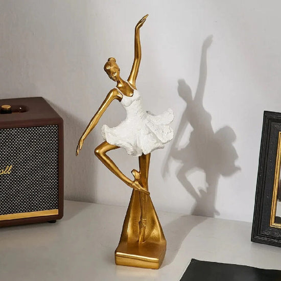 Esculturas Bailarinas Dourada em Resina Ballet Grace Collection Resina - 0081 Conceito 