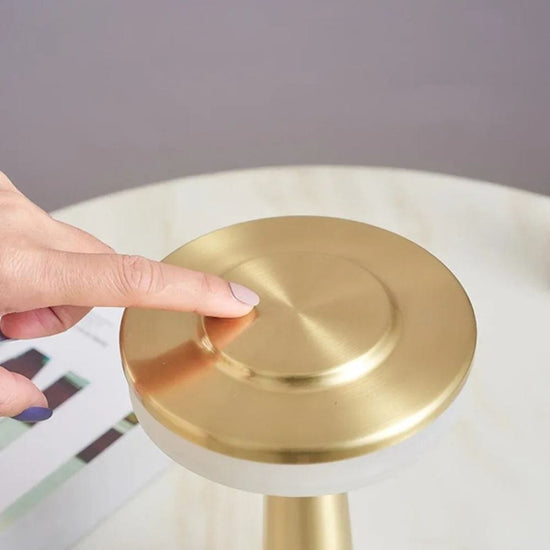 Luminária Abajur de Mesa RetroLux Touch LED Abajur - 0001 YuDome 