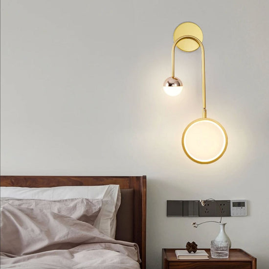 Luminária de Parede Sphere - 2 em 1 luzes projeto-150 Dourado - Lado esquerdo 